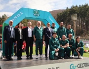 Министър Димитър Илиев и Христо Стоичков наградиха призьорите в детски футболен турнир в Етрополе