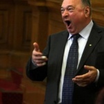 Спас Панчев - „Лакомото" отново се присламчва към властта