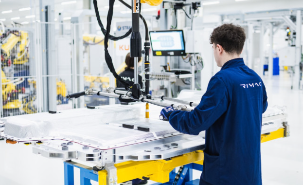 BMW Group си партнира с Rimac Technology за новото i7