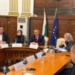 Министър Христанов: Необходима е ефективна проследяемост в производството и търговията с розов цвят