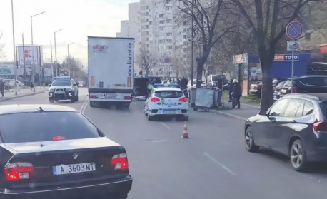 Камион прегази пешеходец на улица "Щросмайер" в София