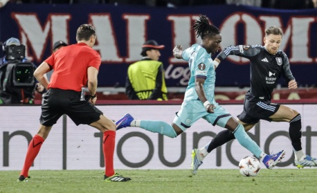 Астън Вила и Фрайбург направиха големи крачки към полуфиналите на Лига Европа