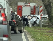 Шофьор загина при удар на лека кола в дърво на Подбалканския път