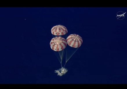 Астронавтите от "Артемис II" се завърнаха на Земята след историческа мисия до Луната