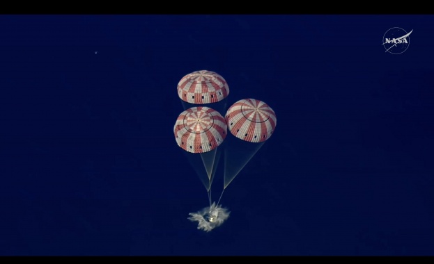 Астронавтите от "Артемис II" се завърнаха на Земята след историческа мисия до Луната