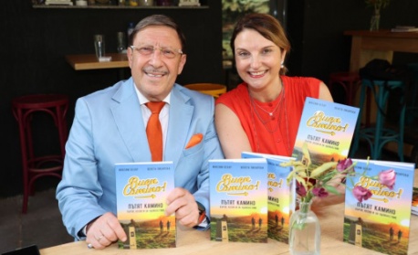 Максим и Венета Бехар са първите българи, преминали курс на НАСА