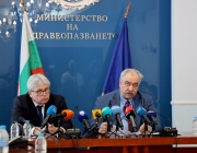 Владимир Афенлиев: Установихме фрапиращи разлики в цените на едни и същи медикаменти, заплащани от държавните болници