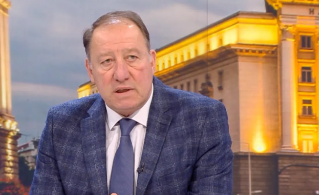 Ангел Найденов: Ако САЩ напуснат НАТО, Европа губи американския ядрен щит