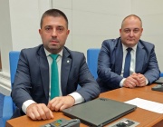 Властта притиска граждани доброволци, които събират подписи за референдум срещу изграждането на лагер за мигранти в Средец