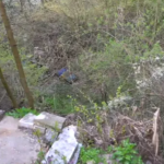 Живот на ръба на пропастта: Земята под къщата на тричленно семейство се свлича