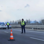 Двама в кома и дете с кръвоизлив в мозъка и счупени прешлени след катастрофата с румънски тир на "Струма"