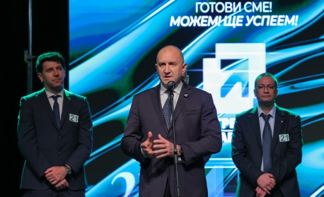 Румен Радев: Политически кръгове имат болната амбиция да опорочат изборите, защото разбират много добре, че не могат да ги спечелят