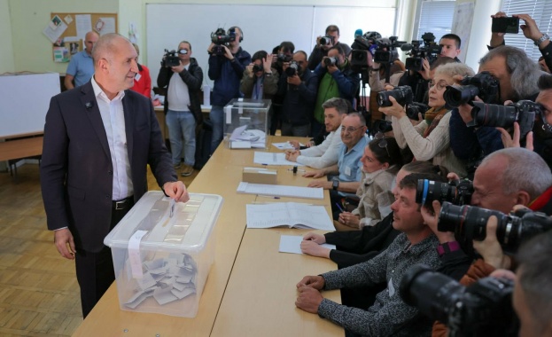 Румен Радев: Днес България има историческия шанс да скъса с олигархичния модел „Пеевски – Борисов”