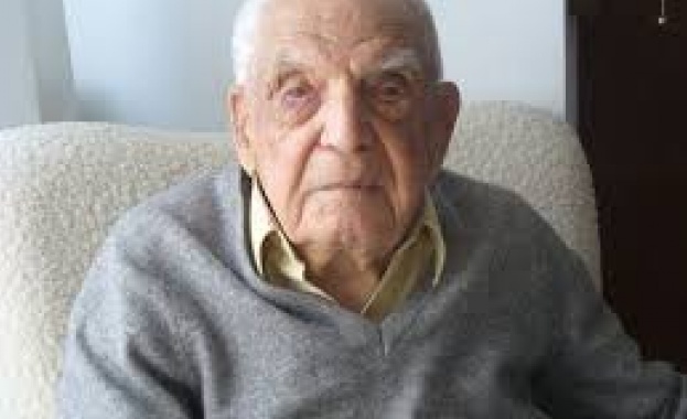 105-годишният д-р Тодор Ценов: Младите трябва да гласуват, защото това засяга техният живот