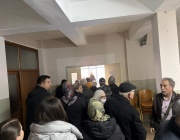 Опашки за гласуване пред секциите в Истанбул