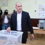 "Прогресивна България" печели изборите с огромна преднина пред ГЕРБ-СДС, според екзитпола на "Мяра"