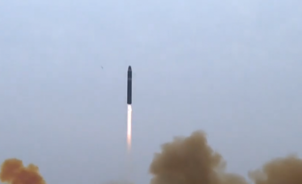 Северна Корея пренася ядрената си заплаха в открито море