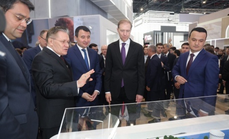 „Росатом“ представи авангардни решения за ядрена енергетика и електрическа мобилност на международно изложение