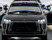 Китайска марка патентова „тоалетна в кола“ с гласово управление