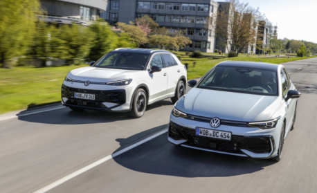 Volkswagen с нови хибридни версии на Golf и T-Roc
