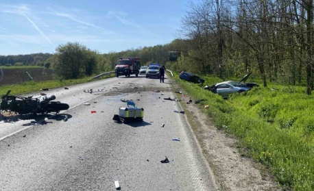 Катастрофа между два автомобила и мотор затвори пътя Русе - Варна