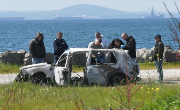 Млада жена изгоря в колата си край Поморие 