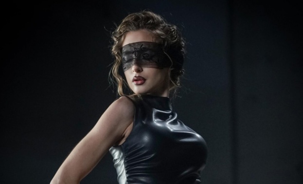 Елизабет пише с Тино и Юли от Молец една от най- хубавите си песни досега