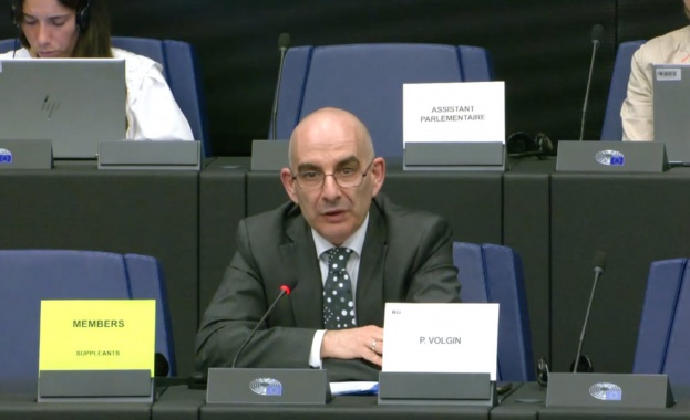 Петър Волгин към Хаджа Лабиб: Не трябва да ни подготвяте спасителни ранички с фенерче, запалка и нокторезачка, а трябва да предотвратите войната!