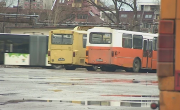 Мъж се е барикадирал в гараж "Земляне" в София