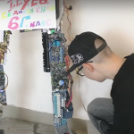 Шестокласник от Търговище създаде робот с изкуствен интелект от отпадъчни материали