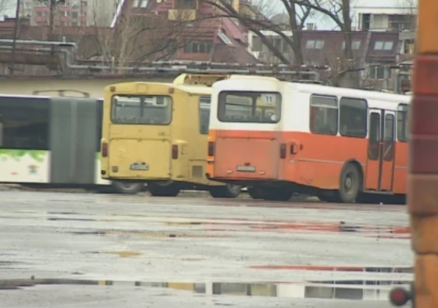 Мъж се е барикадирал в гараж "Земляне" в София