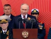 Путин и чуждестранни лидери пристигнаха на Червения площад за парада на победата