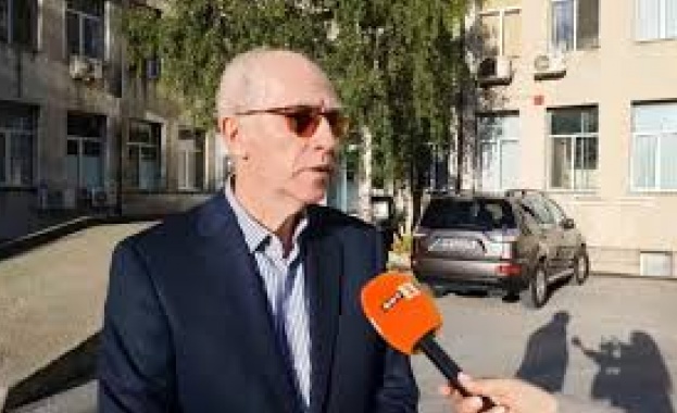 Рискът карловската болница да остане без детското отделение остава