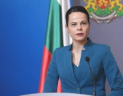Министър Ивкова: Финансовата дисциплина не означава съкращения и неизплащане на извънреден труд