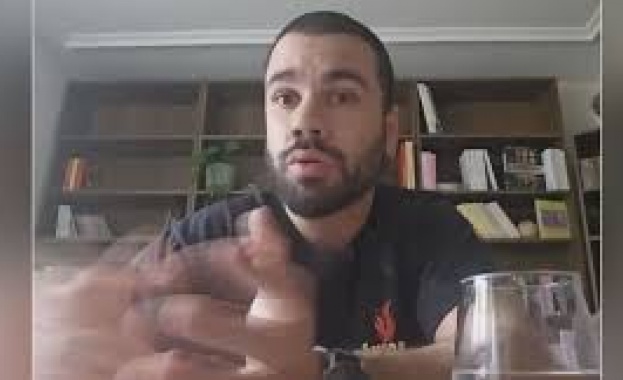 Мъж пребори седем вида рак и стана лекар, за да помага