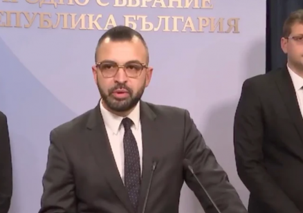 "Прогресивна България“ обясни промените, които предлага в правилника на НС