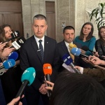 “Възраждане” с подписка за искане на местен референдум за двата бежански лагера в Средец и Симеоновград