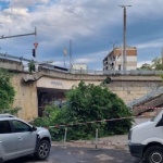 Шофьор избяга след гонка и катастрофа в Бургас, в колата му откриха нелегални мигранти