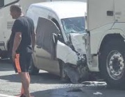 Кола се вряза в спрял камион в Благоевградско, има две жертви