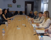 Министър Вълчев обсъди промените в образованието и развитието на уменията със създателя на PISA