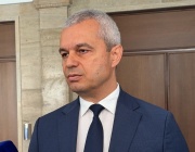 Костадинов критикува политиката на правителството по отношение на Украйна и европейския дългов гаранционен механизъм