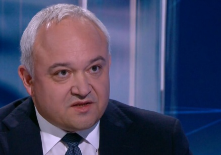 Демерджиев: Злите езици говорят, че зад доставящите мантинели стои бивш премиер