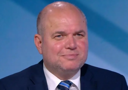 Владислав Панев: Правителството избира рейтинга пред държавата, излива се „водопад от пари“ като в Румъния 