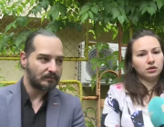 След като дете отрязва косата си до почти глава, родителите му разбират, че става нещо в детската градина