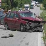Мъж и жена са в болница след тежка верижна катастрофа край Лясковец