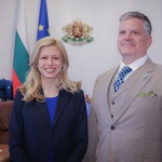 Председателят на НС Михаела Доцова разговаря с временно управляващия посолството на САЩ в София Х. Мартин Макдауъл   