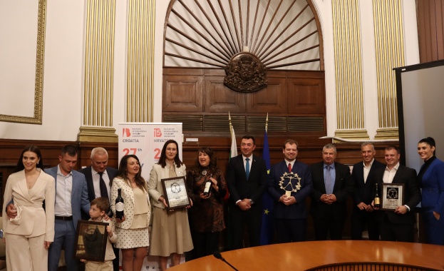 Заместник министърът на земеделието и храните Янислав Янчев връчи Трофеите