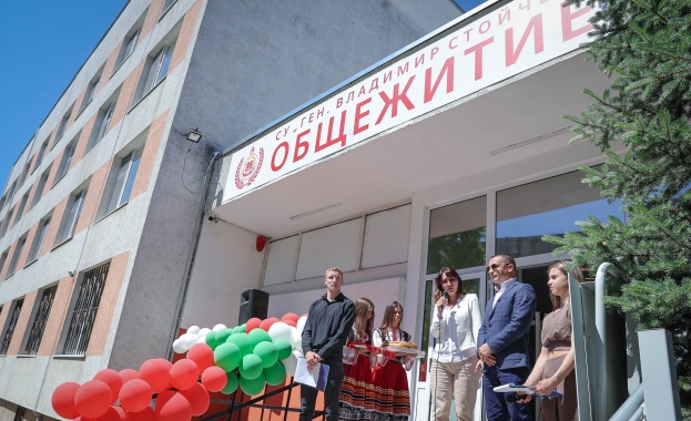 Заместник министърът на младежта и спорта Юлия Тодорова откри обновеното