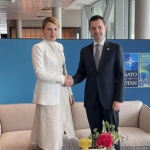 Министър Петрова проведе разговор с външния министър на РСМ относно запалените дипломатически автомобили в Скопие