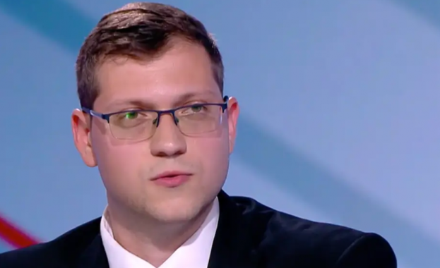 Не виждам основания да сравняваме премиера с когото и да